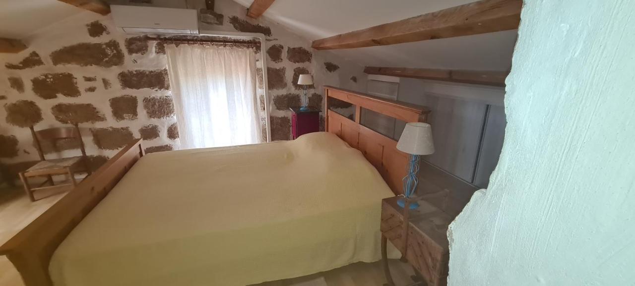 L'Orca Di San Gavinu Hotel Figari  Eksteriør billede