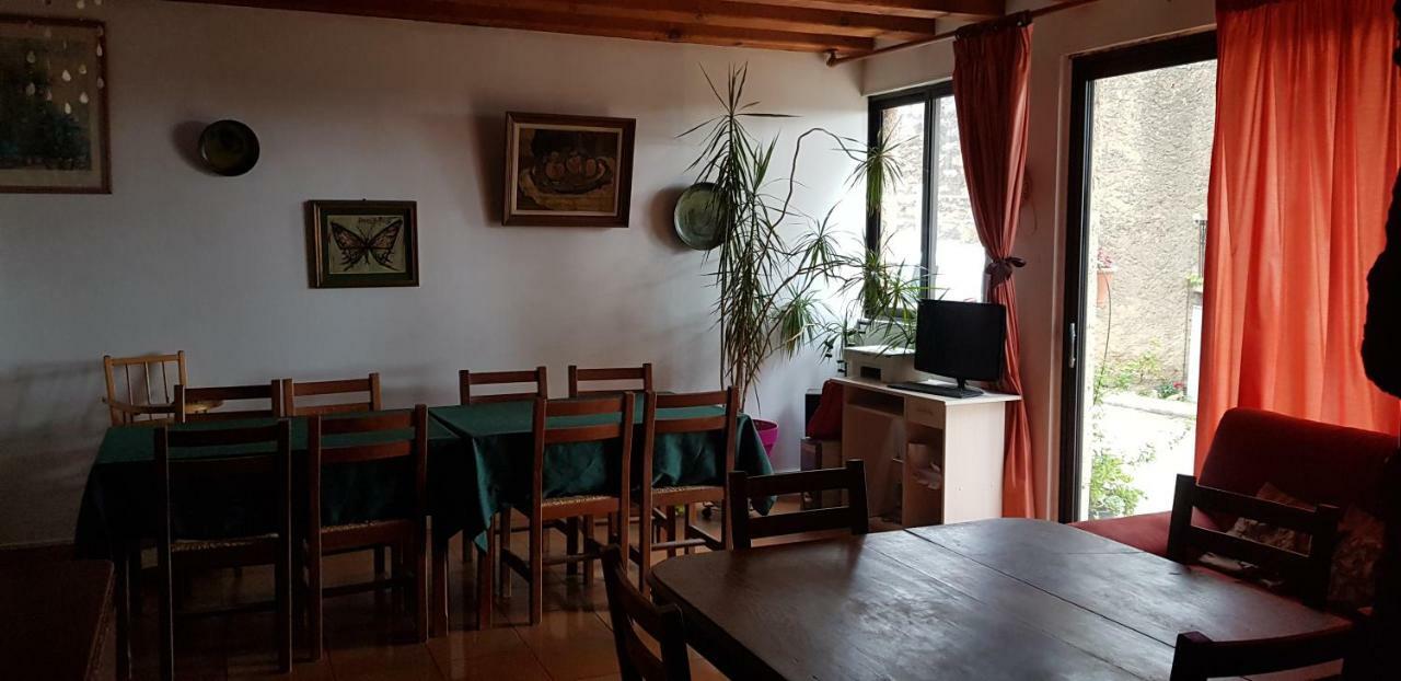 L'Orca Di San Gavinu Hotel Figari  Eksteriør billede